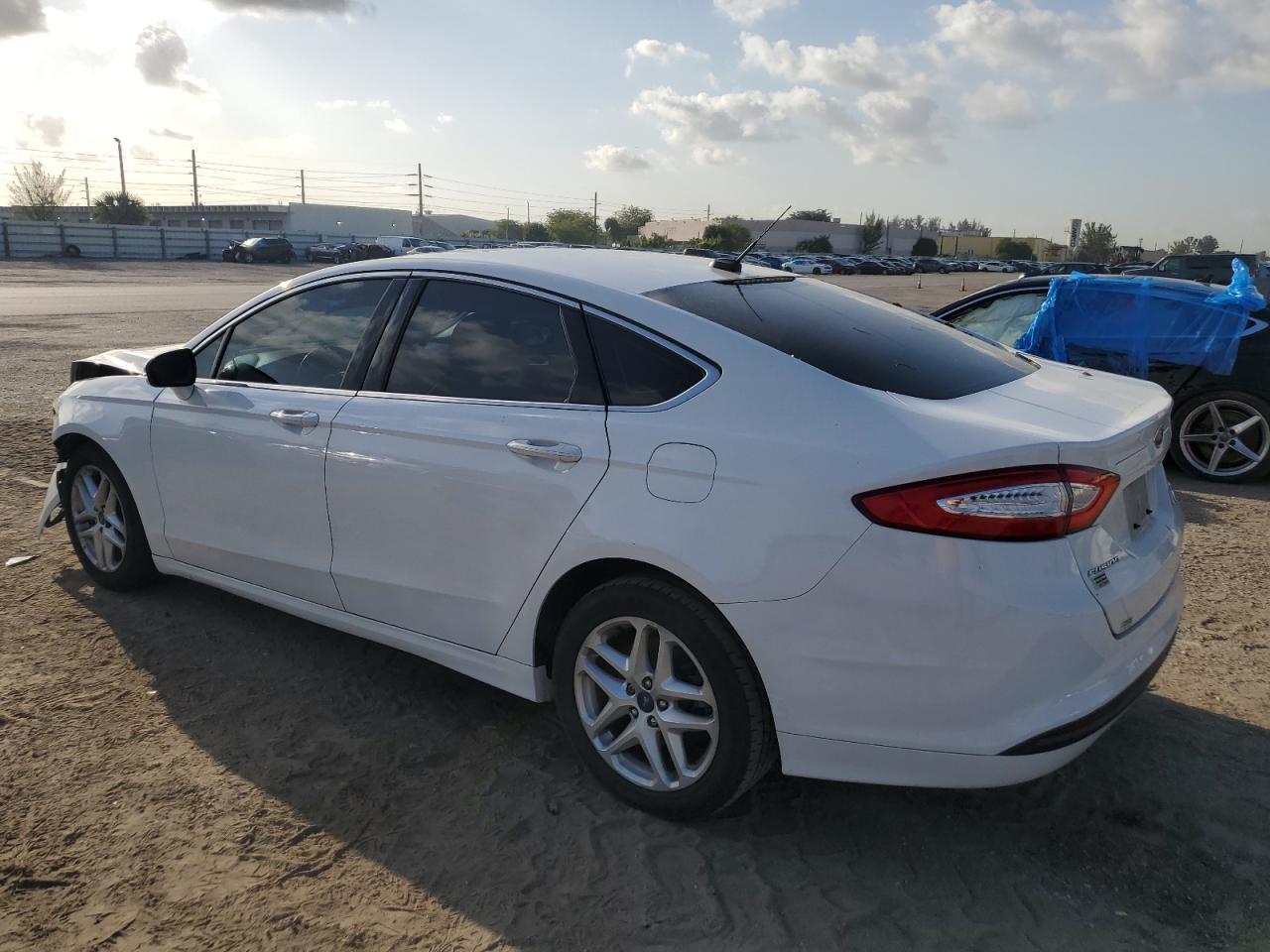 2016 Ford Fusion Se - Image 2