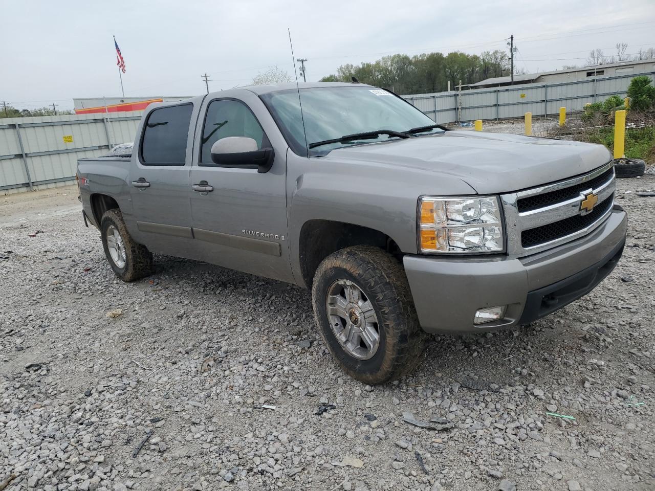 2007 Chevrolet Silverado K1500 Crew Cab - Image 4