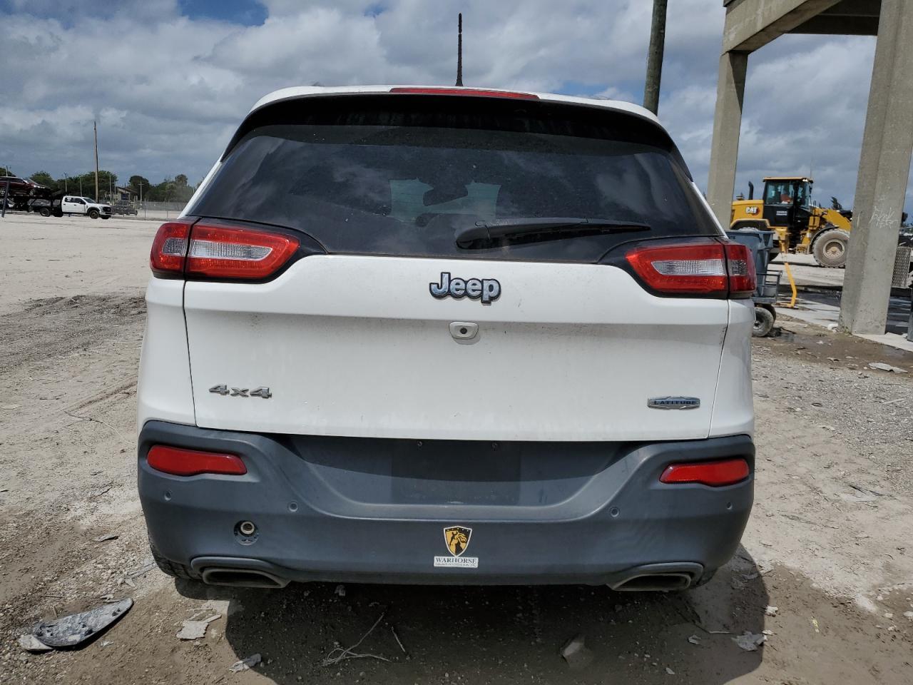 2016 Jeep Cherokee Latitude - Image 6