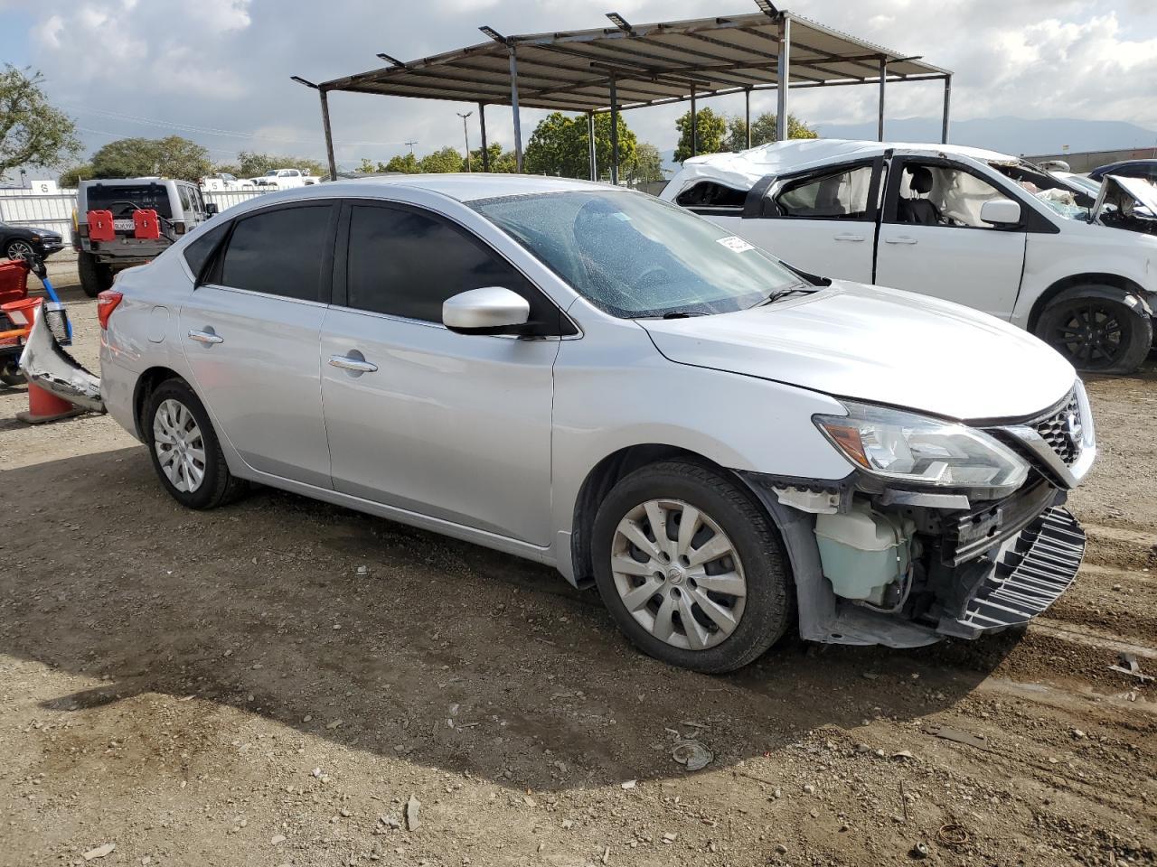2016 Nissan Sentra S - Фото 4