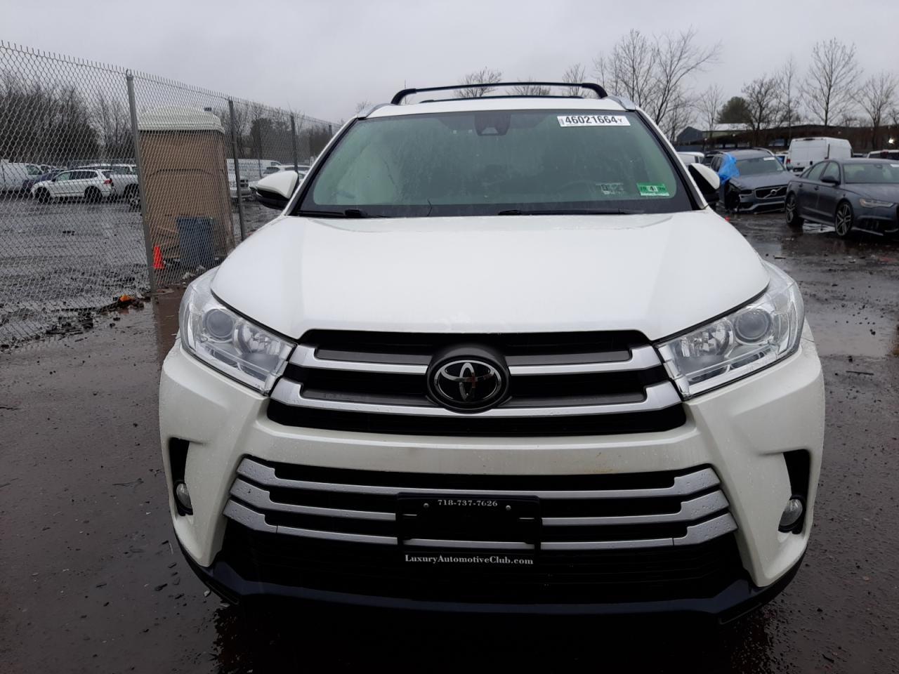 2018 Toyota Highlander Se - Image 5