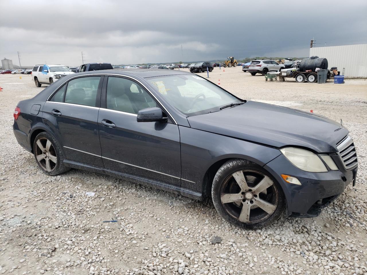 2010 Mercedes-Benz E 350 - Фото 4