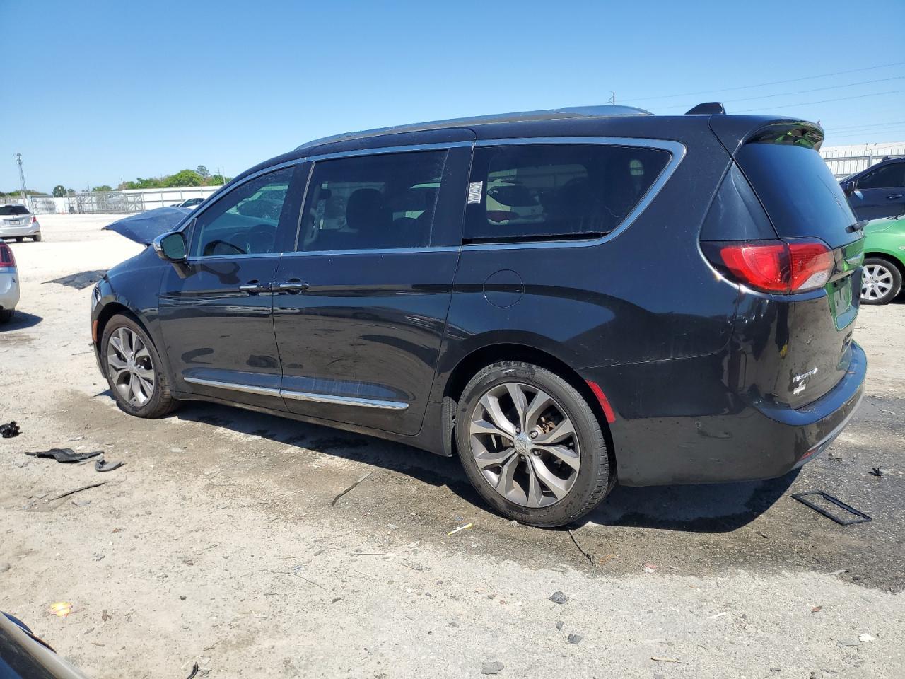 2017 Chrysler Pacifica Limited - Image 2