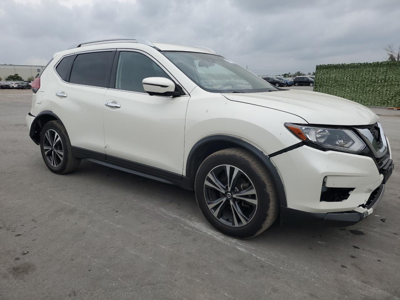 2019 Nissan Rogue S - Фото 4
