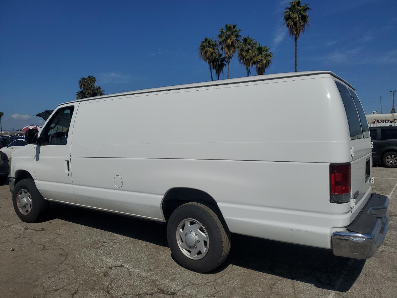 2008 Ford Econoline E350 Super Duty Van - Image 2