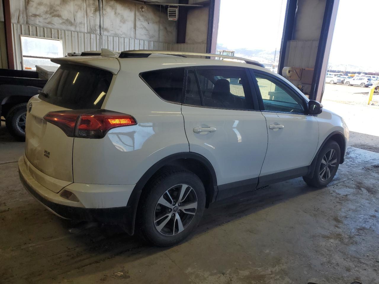 2016 Toyota Rav4 Xle - Image 3