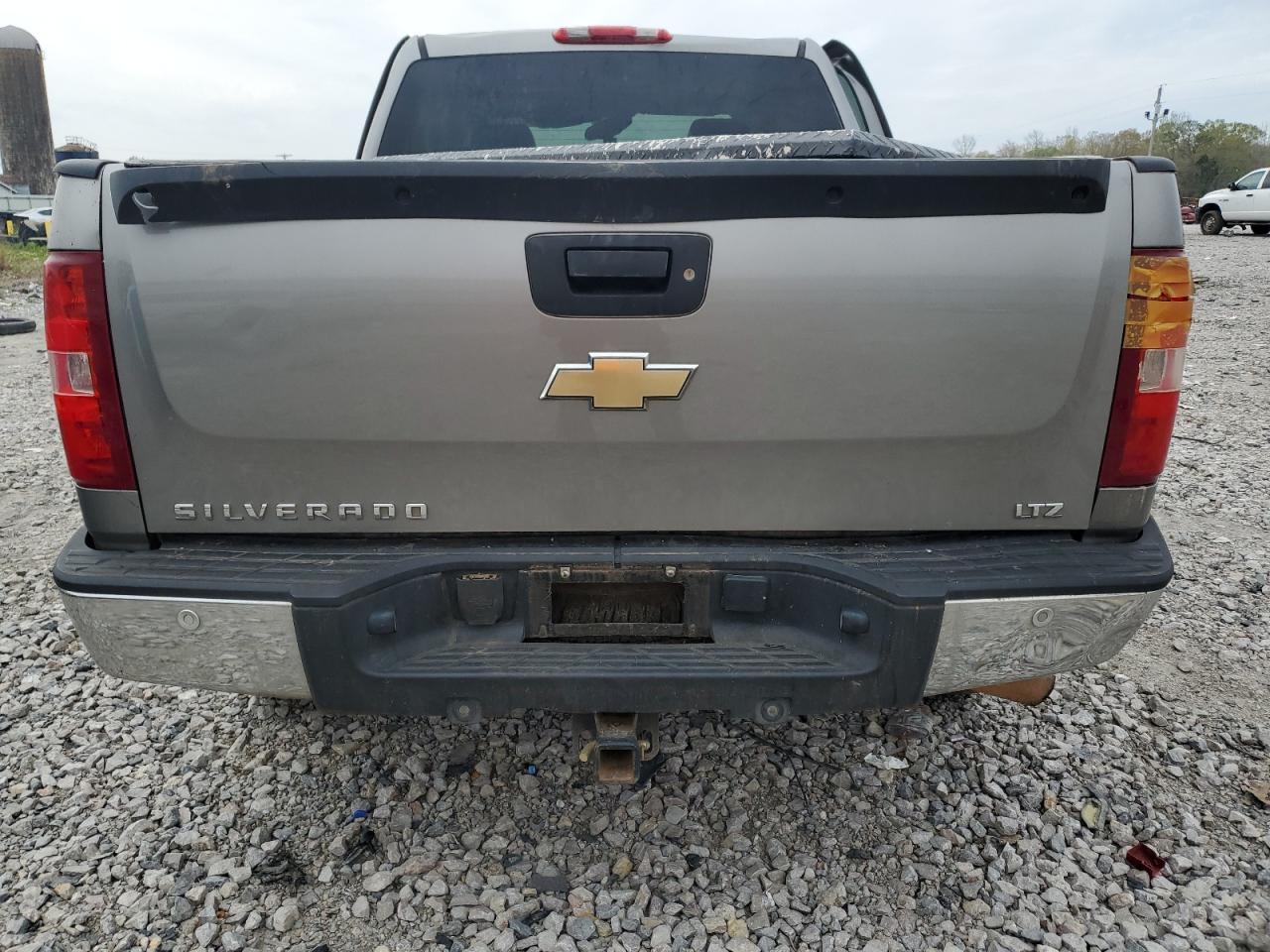 2007 Chevrolet Silverado K1500 Crew Cab - Image 6