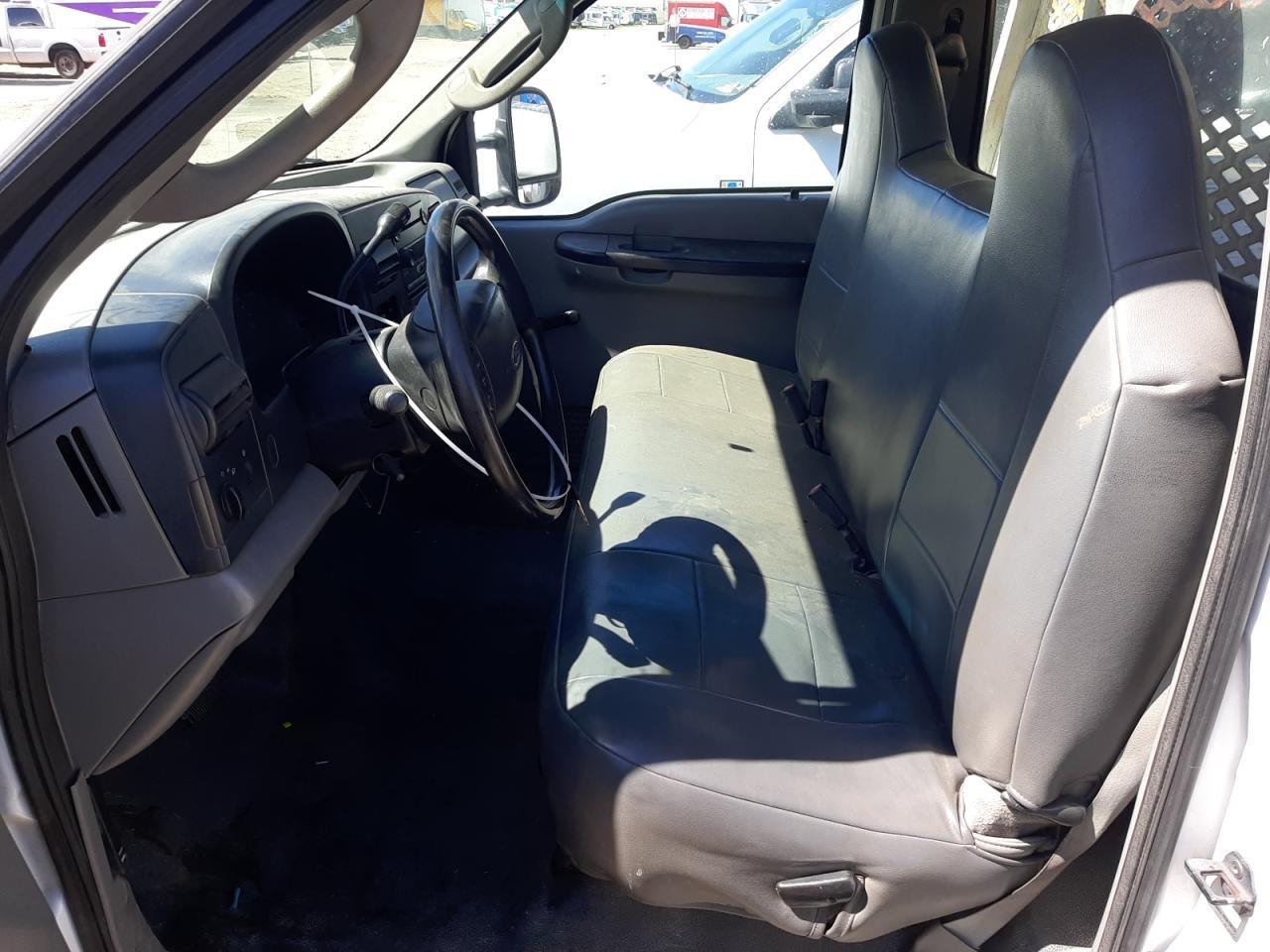 2005 Ford F350 Super Duty - Image 7