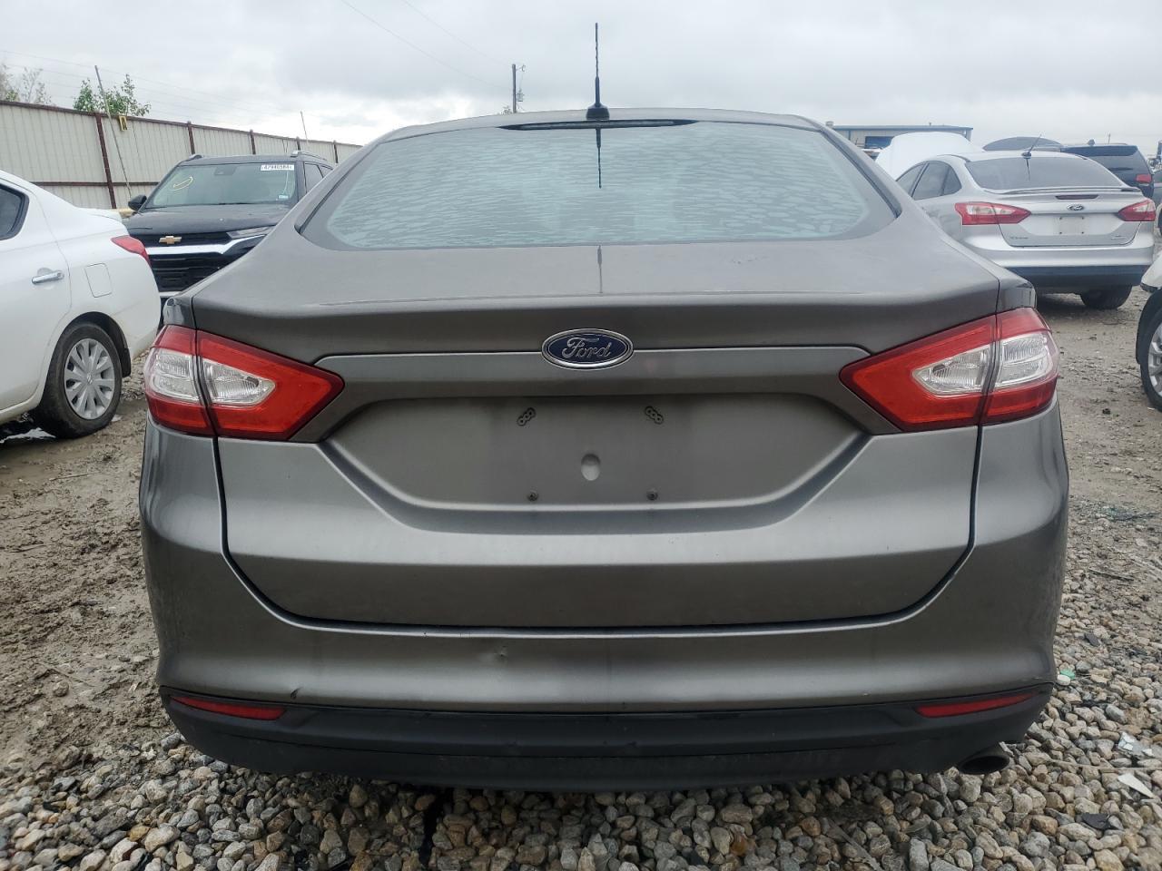 2013 Ford Fusion S - Фото 6
