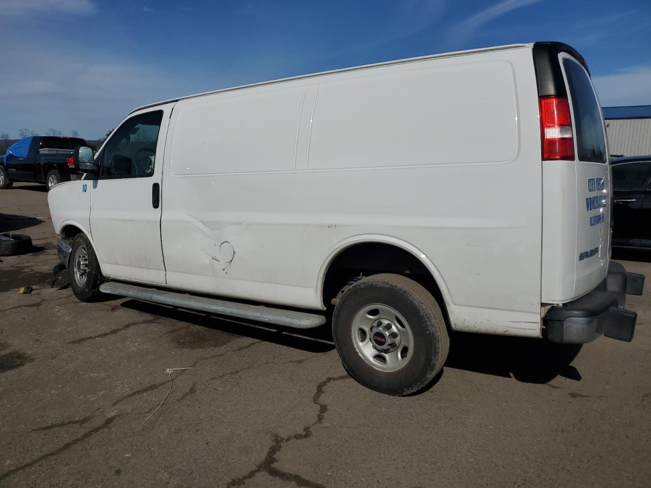 2017 GMC Savana G2500 - Фото 2