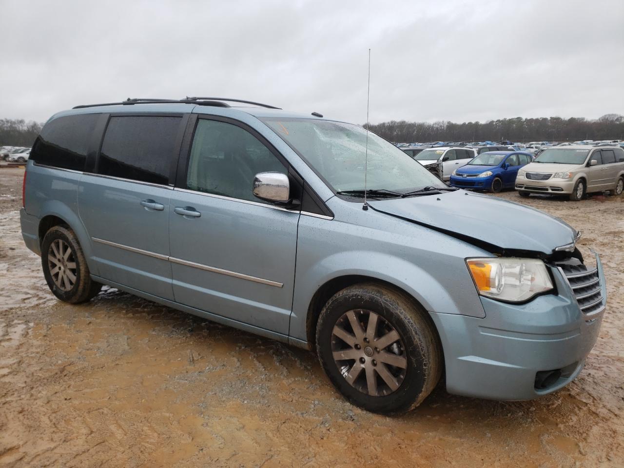 2009 Chrysler Town & Country Touring - Image 4
