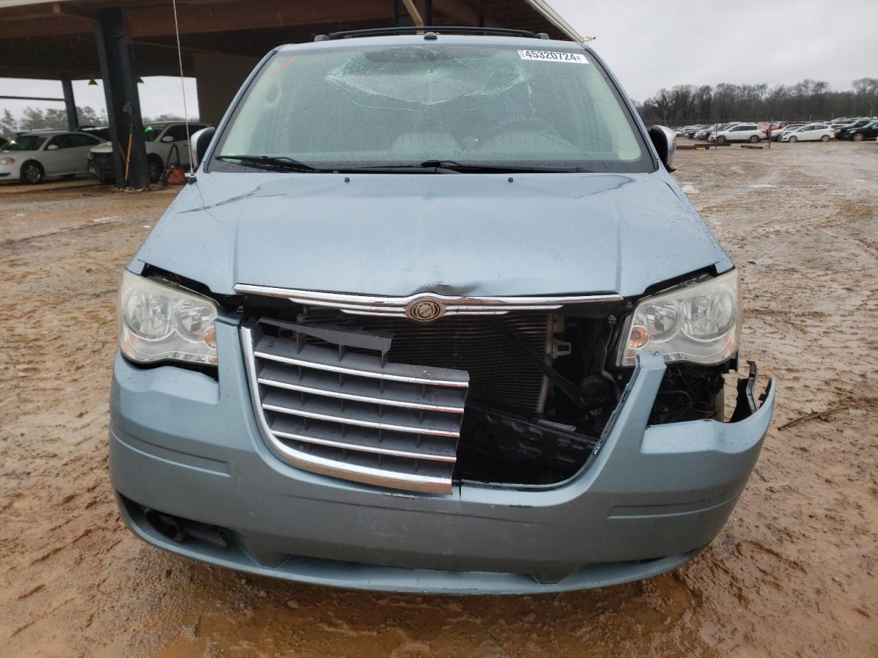 2009 Chrysler Town & Country Touring - Image 5