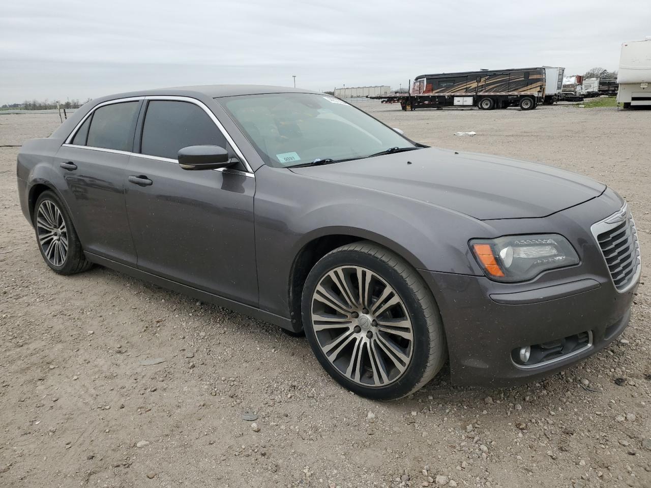 2014 Chrysler 300 - Фото 4