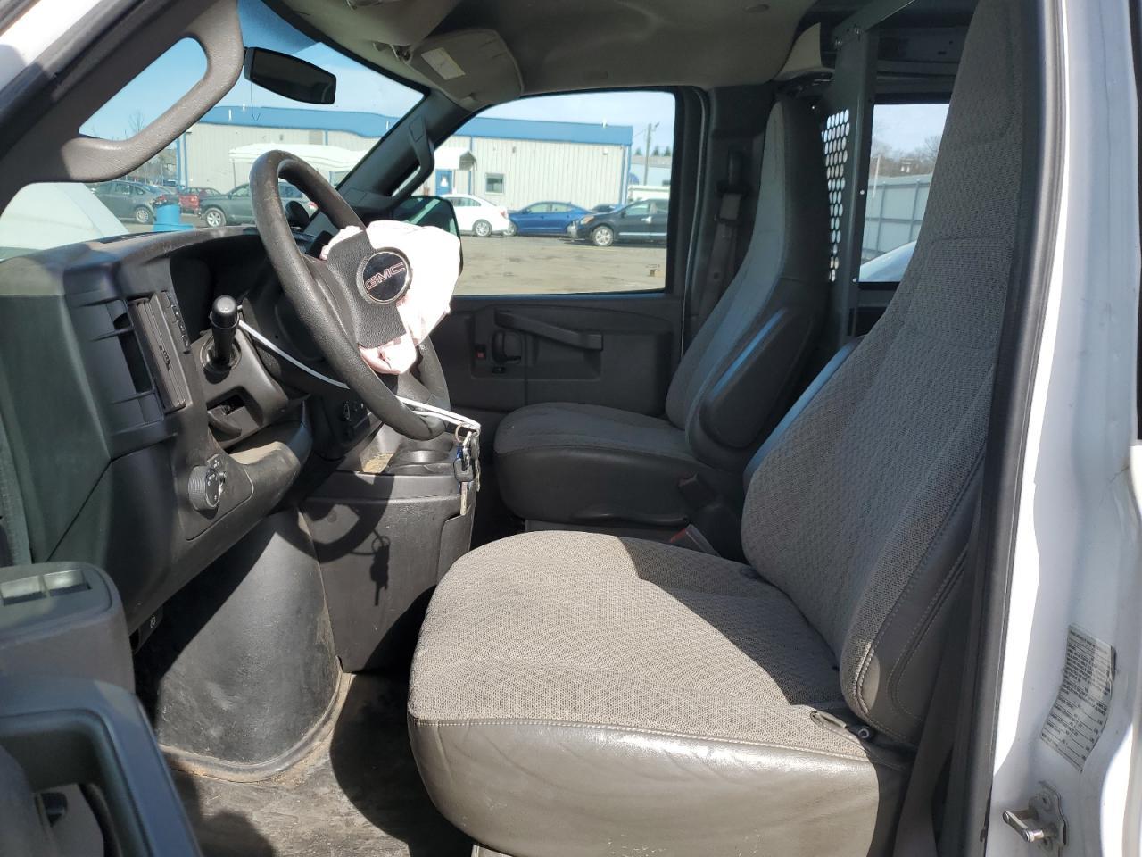 2017 GMC Savana G2500 - Фото 7