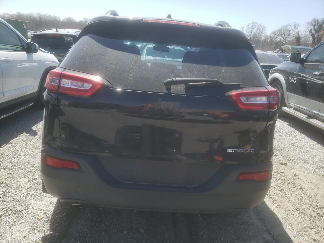 2015 Jeep Cherokee Sport - Image 6