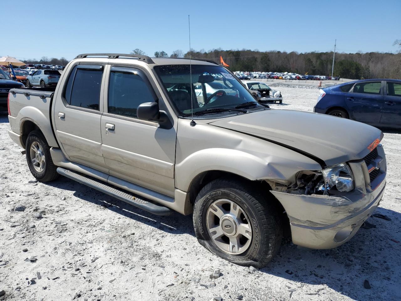 2004 Ford Explorer Sport Trac - Image 4