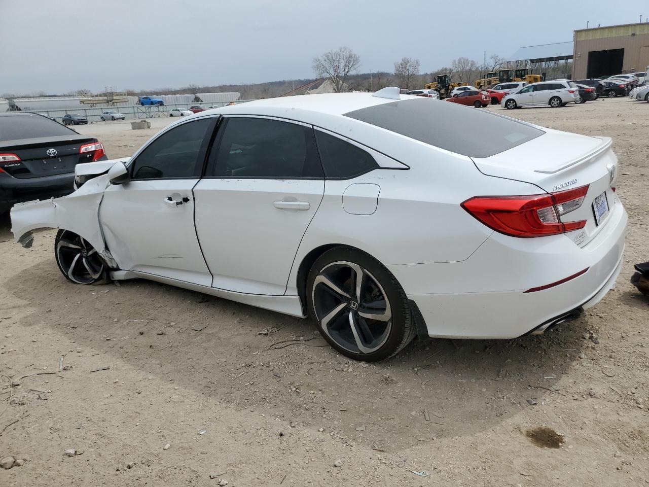 2020 Honda Accord - Фото 2