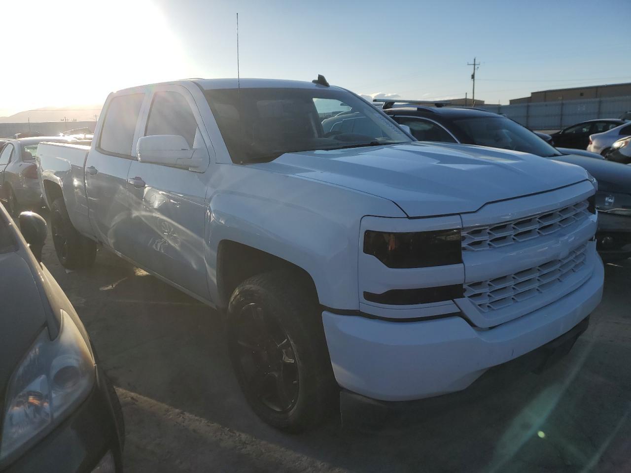 2018 Chevrolet Silverado K1500 - Image 4