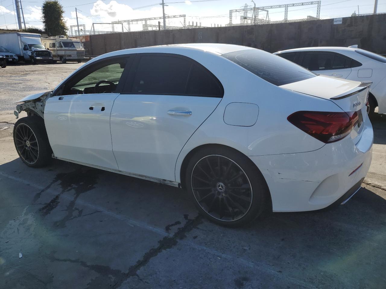 2019 Mercedes-Benz A 220 - Фото 2