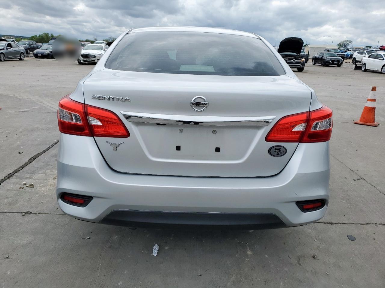 2019 Nissan Sentra S - Фото 6