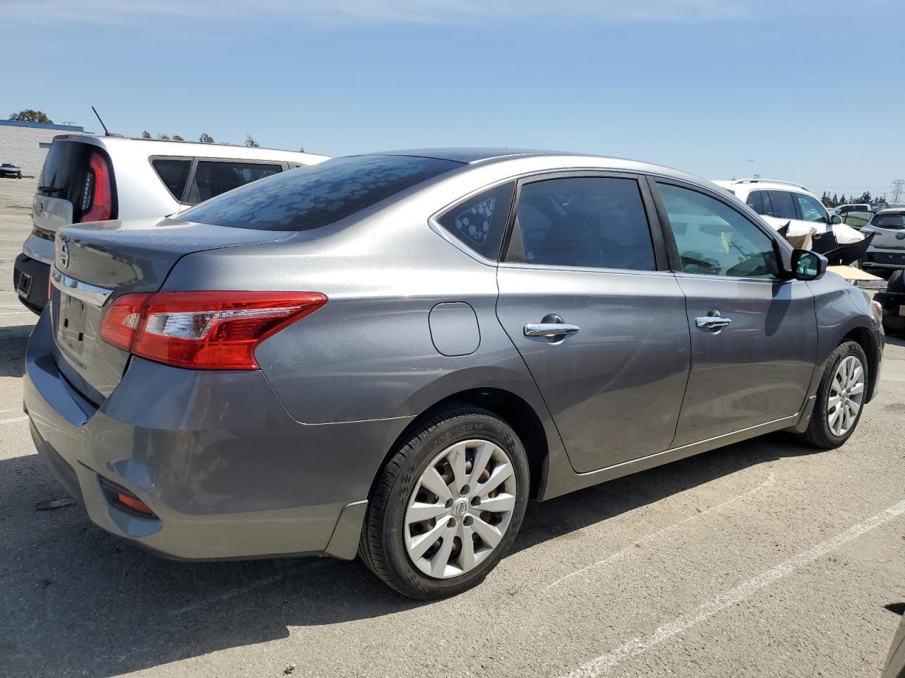 2017 Nissan Sentra S - Фото 3
