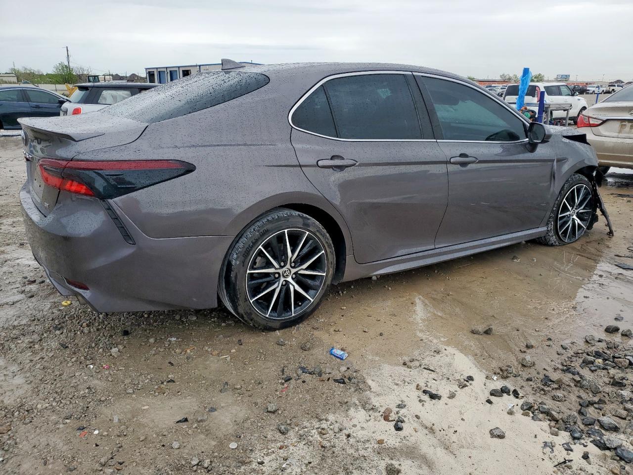 2021 Toyota Camry Se - Image 3