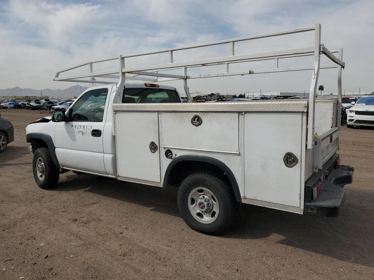 2005 GMC Sierra C2500 Heavy Duty - Фото 2
