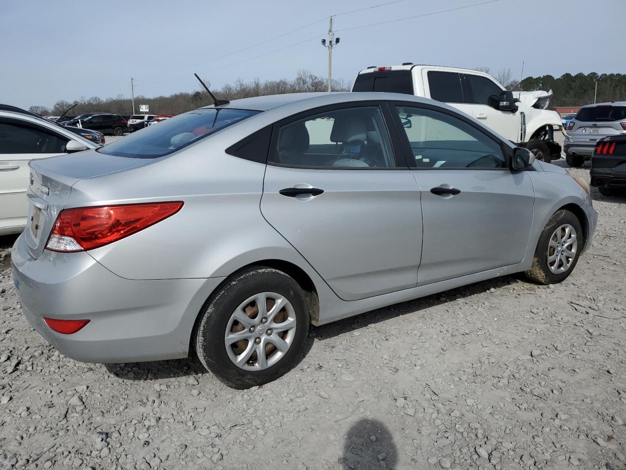 2012 Hyundai Accent Gls - Image 3