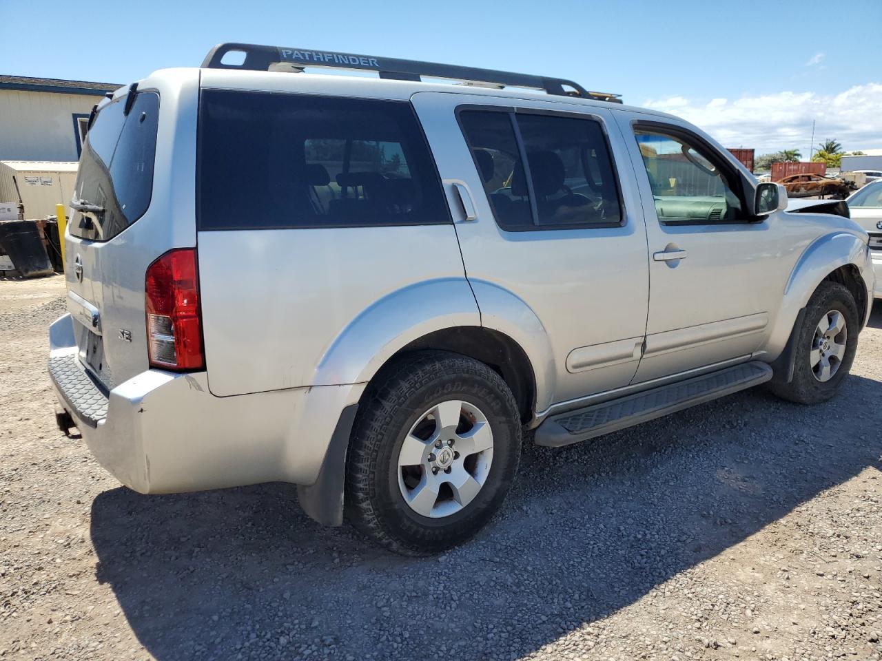 2006 Nissan Pathfinder Le - Image 3