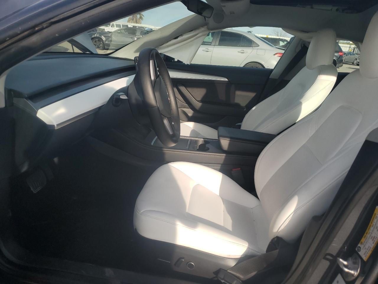 2022 Tesla Model 3 - Image 7