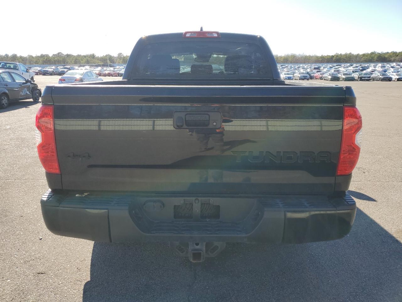2020 Toyota Tundra Crewmax Sr5 - Image 6