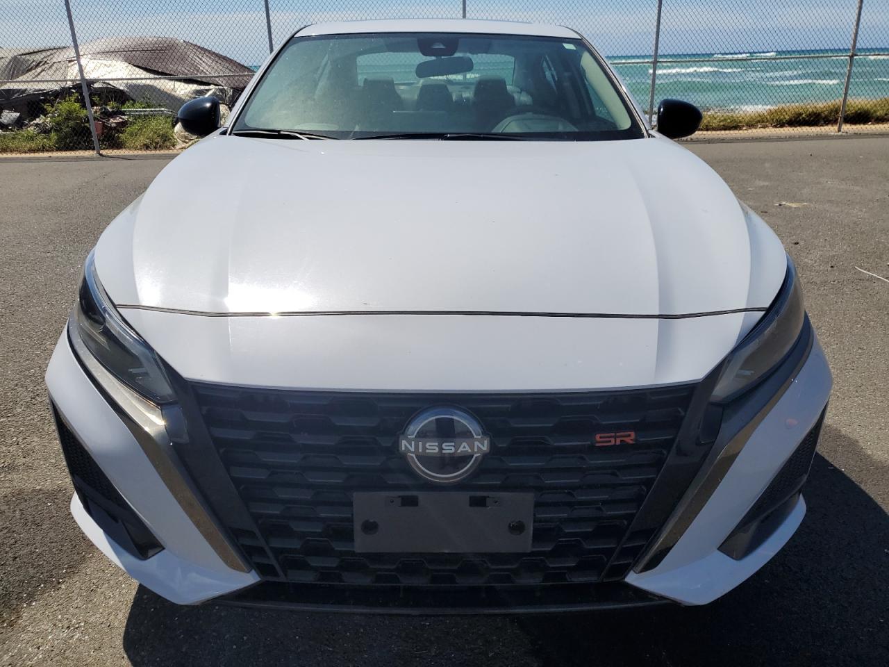2023 Nissan Altima Sr - Image 5