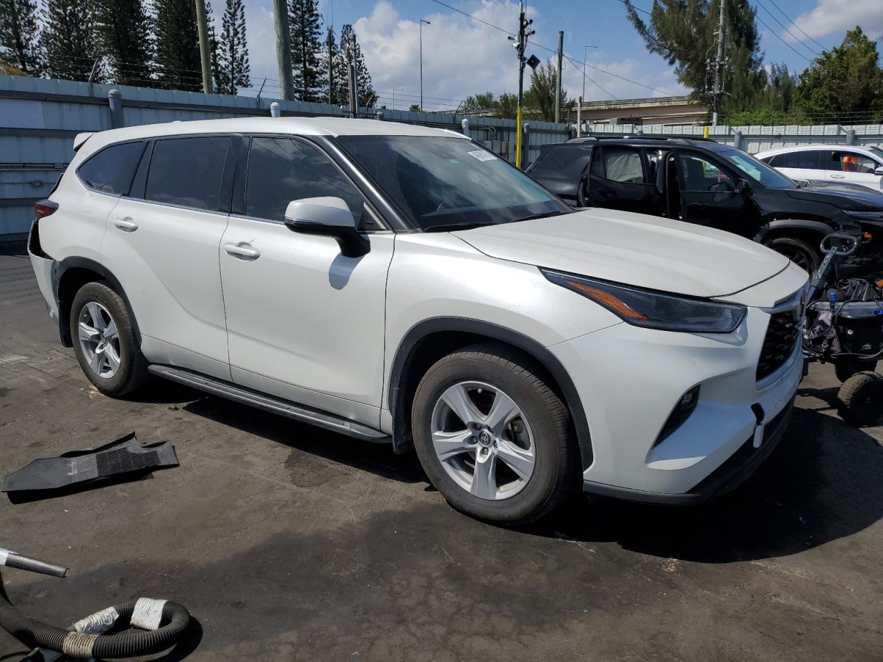 2021 Toyota Highlander L - Фото 4