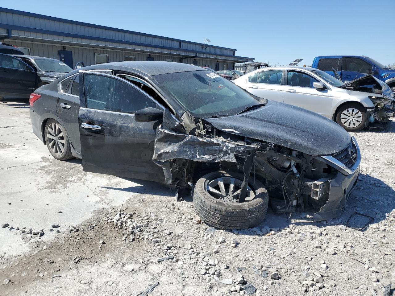 2017 Nissan Altima 2.5 - Image 4