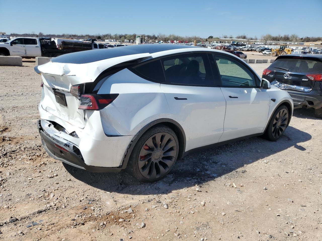 2024 Tesla Model Y - Фото 3