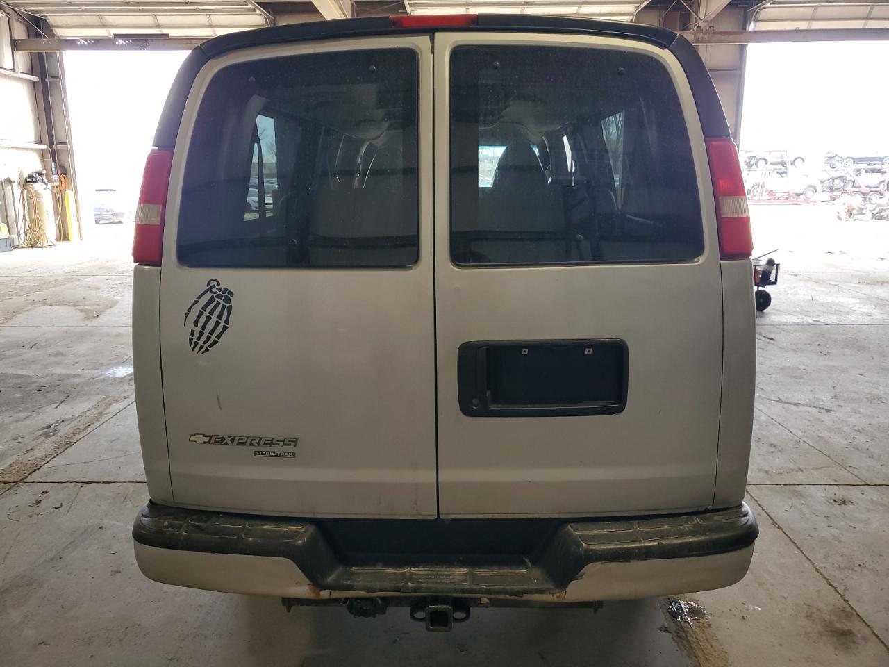 2012 Chevrolet Express G3500 Ls - Фото 6