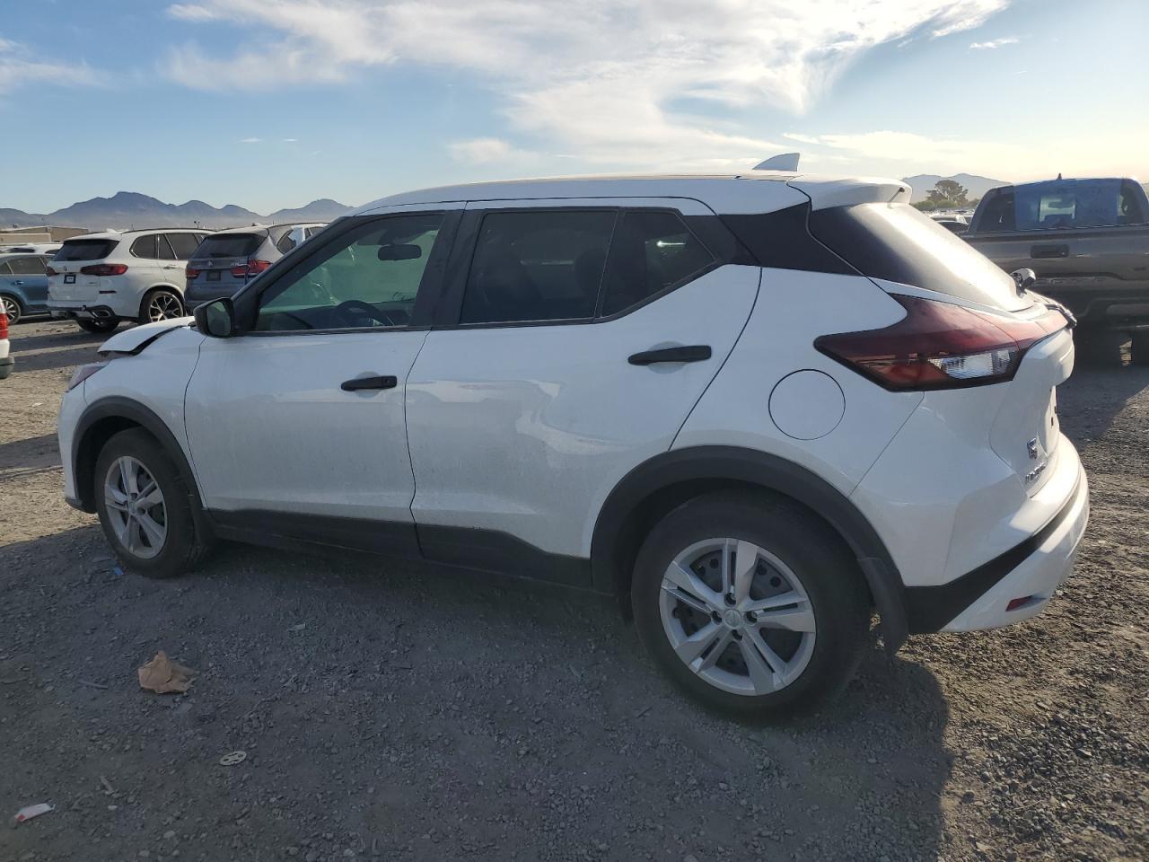 2024 Nissan Kicks S - Фото 2