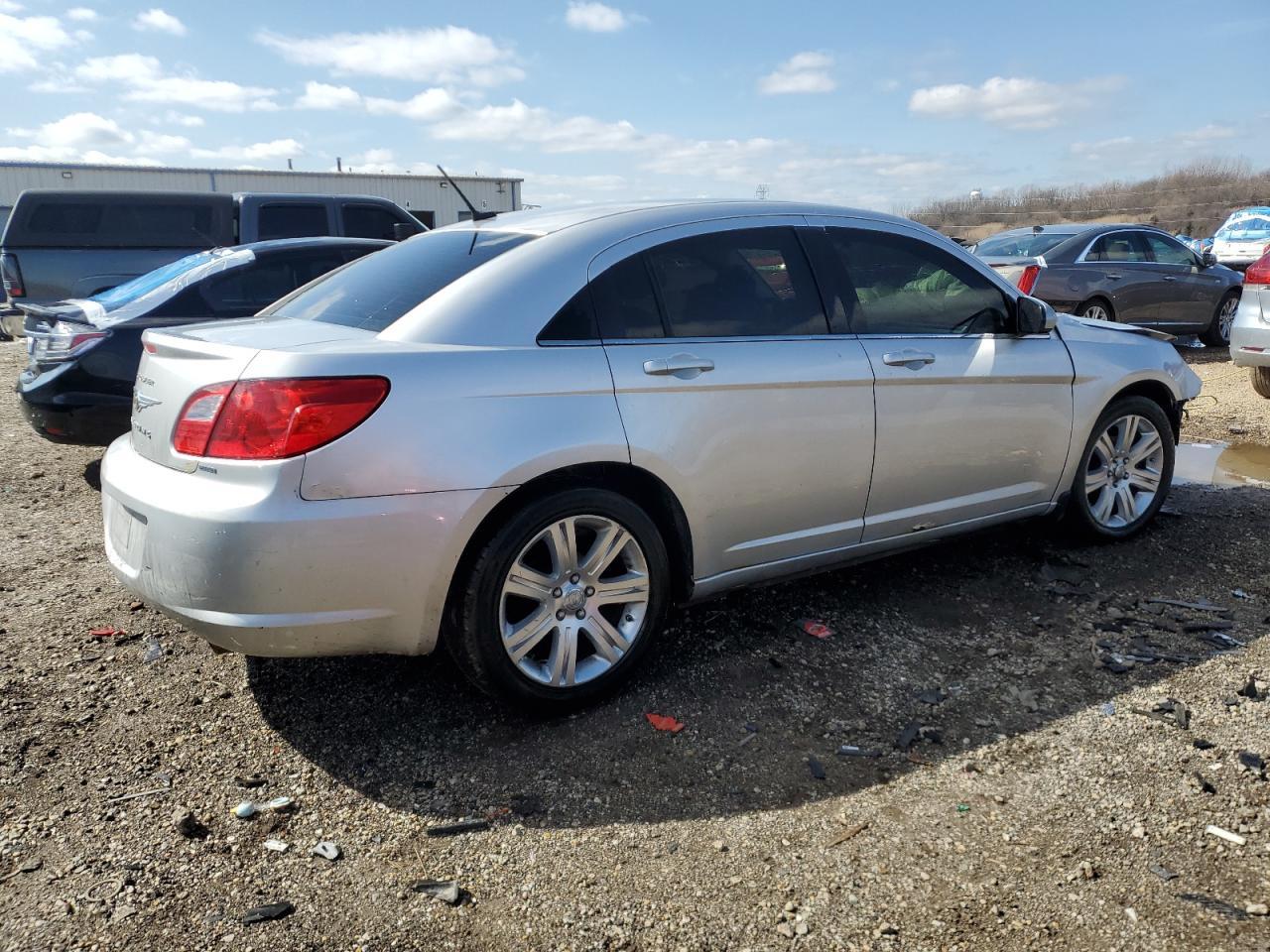 2010 Chrysler Sebring Limited - Фото 3