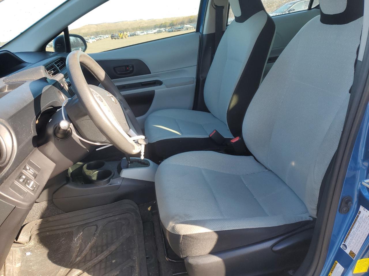 2013 Toyota Prius C - Image 7