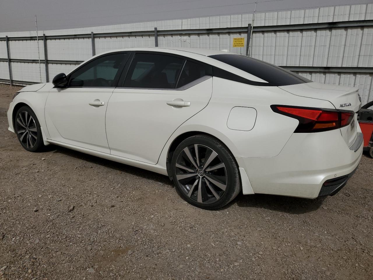2020 Nissan Altima Sr - Image 2