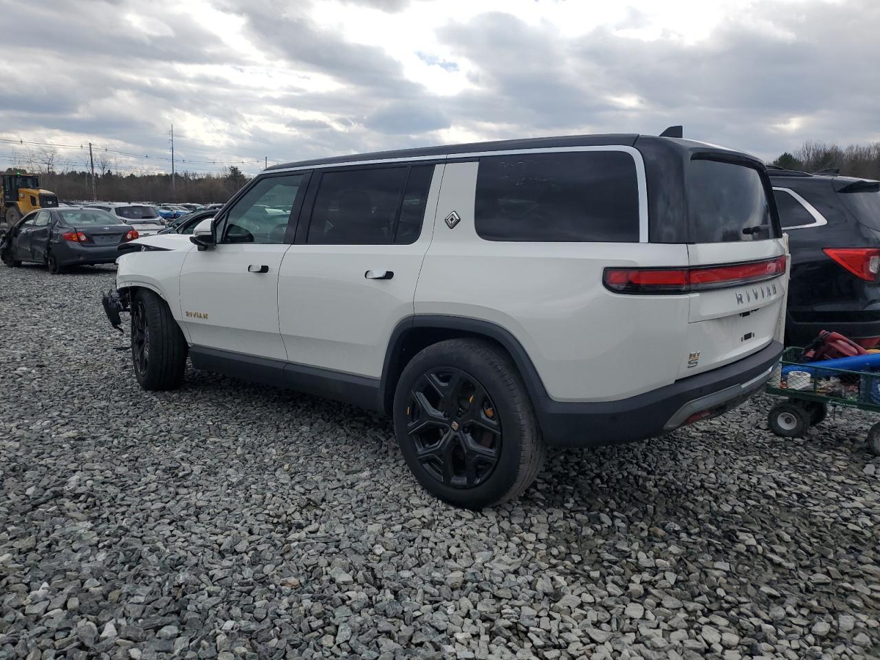 2023 Rivian R1S Launch Edition - Image 2
