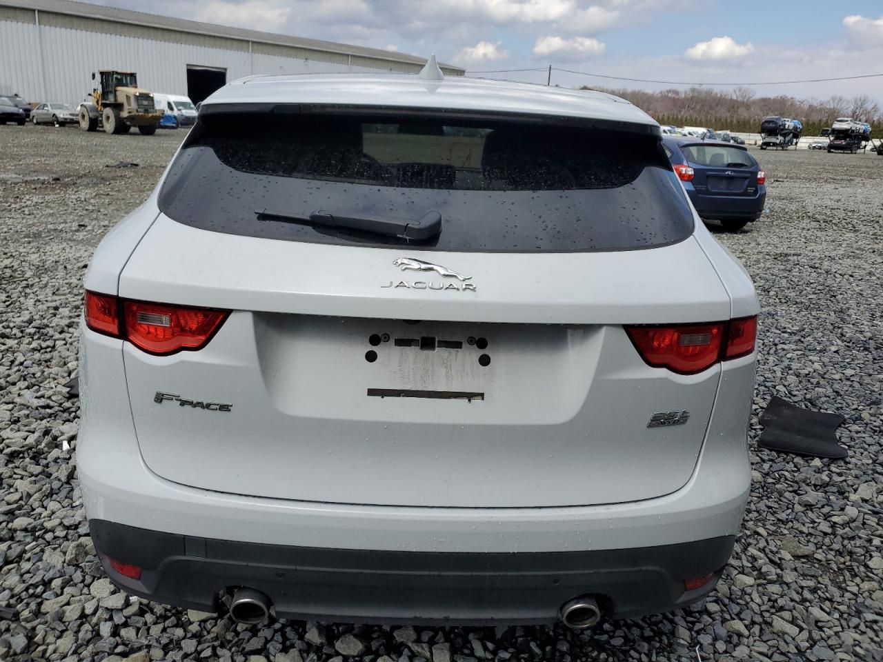 2017 Jaguar F-Pace Premium - Image 6