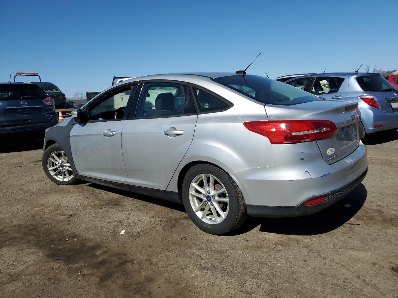 2015 Ford Focus Se - Image 2