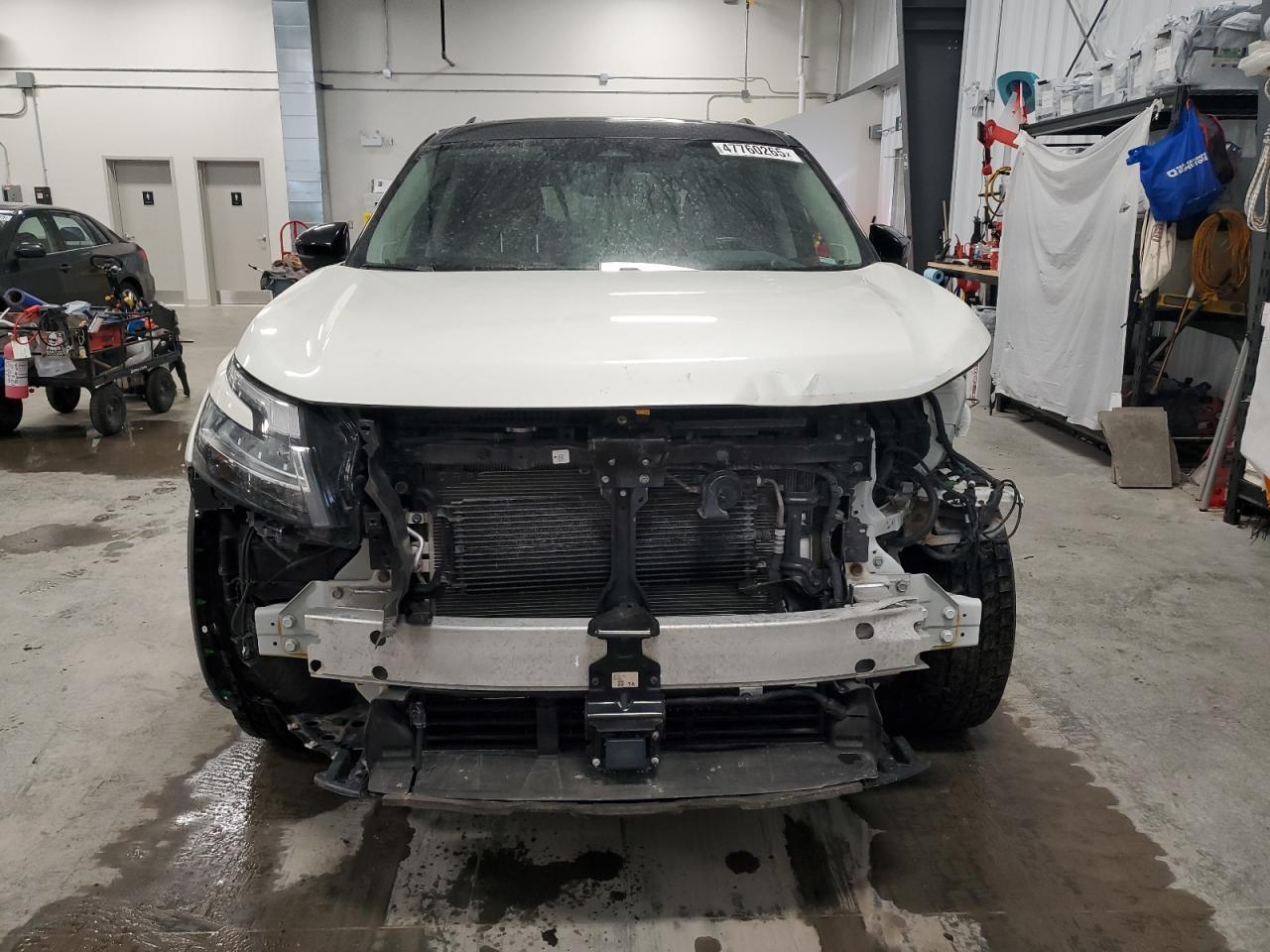 2022 Nissan Pathfinder Platinum - Фото 5