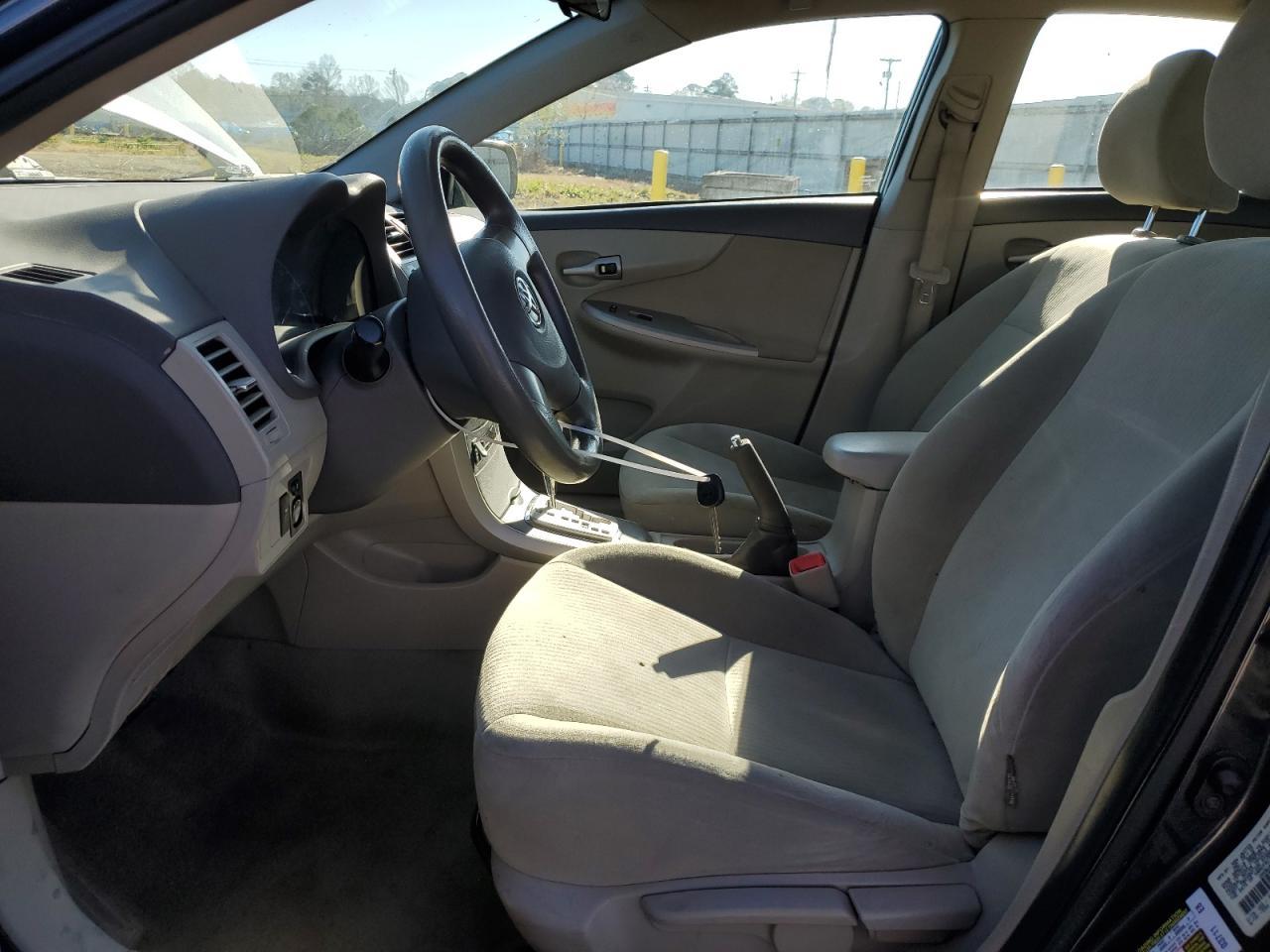 2010 Toyota Corolla Base - Фото 7