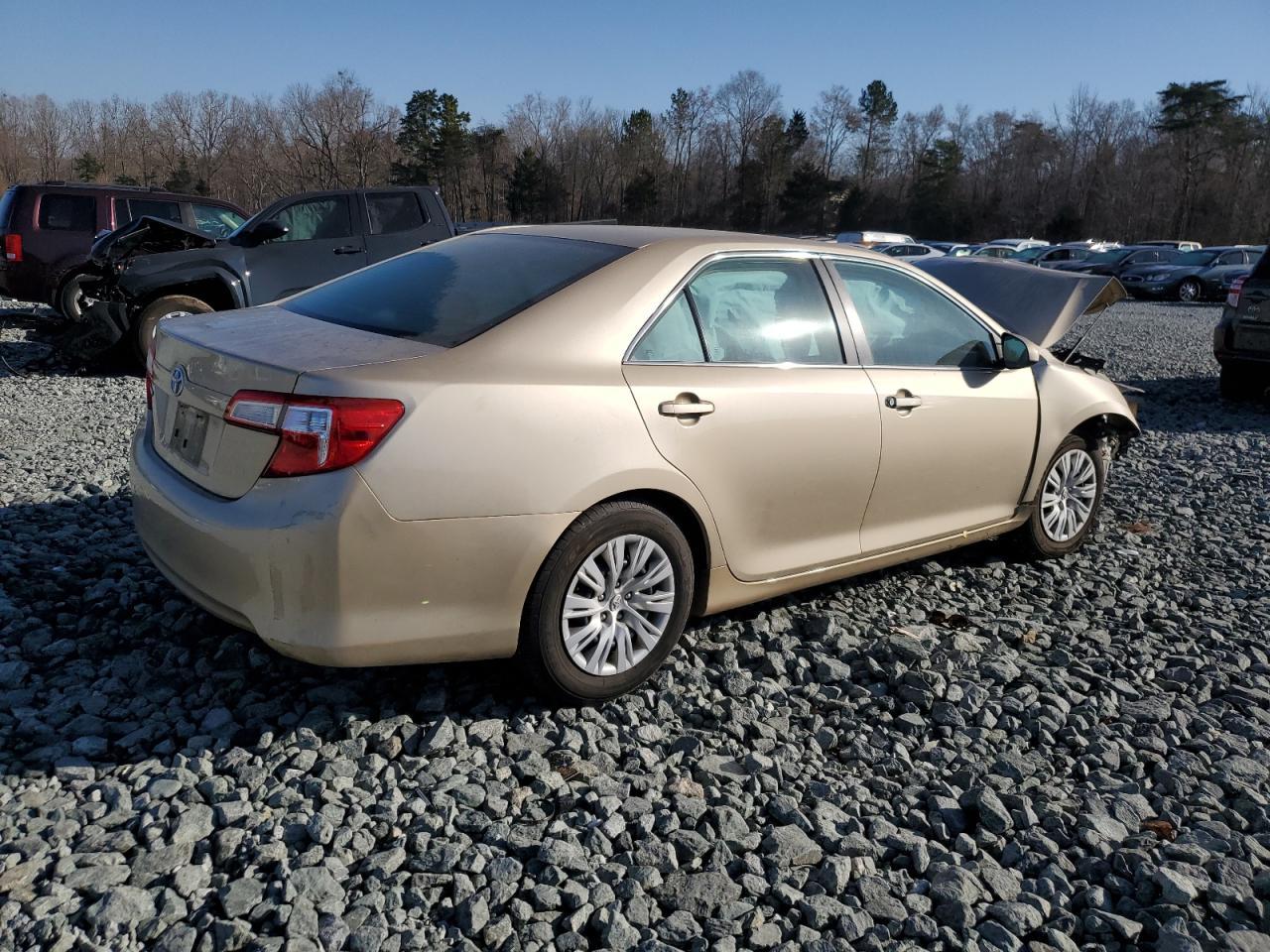 2012 Toyota Camry Base - Фото 3