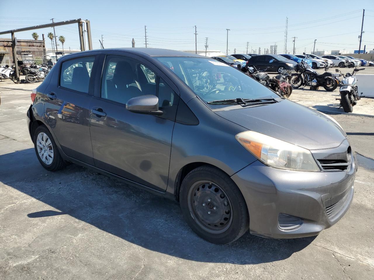 2014 Toyota Yaris - Фото 4