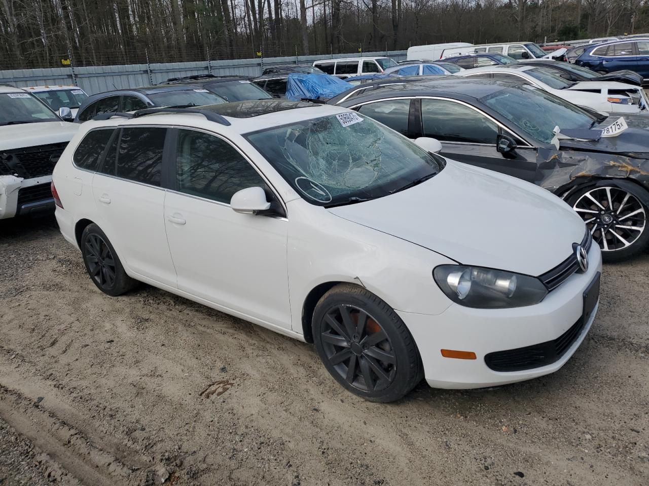 2011 Volkswagen Jetta Wago - Image 4