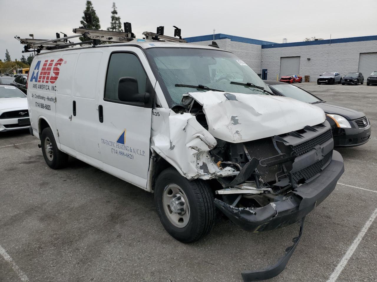 2017 Chevrolet Express G3500 - Фото 4