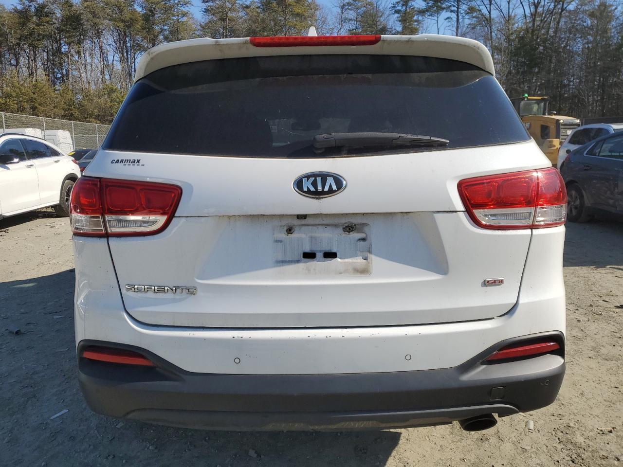2016 Kia Sorento Lx - Image 6